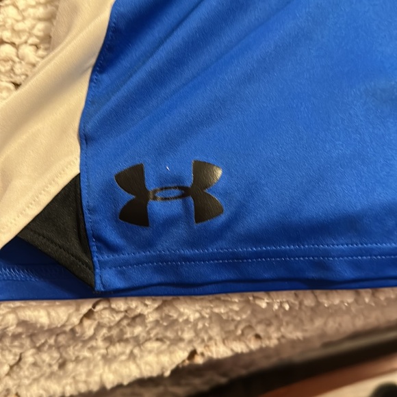 Big boys under armour bundle 2 pair of shorts, 4 shirts sizeYL to  YXL or 14/16. - Picture 3 of 15